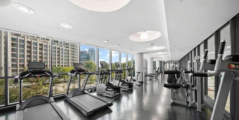 Apartment Luxury Suites Steps To Cn Tower Toronto Canada